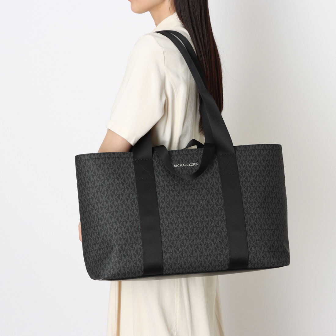 MICHAEL KORS ブラックバッグ マイケルコース MICHAEL KORS バッグ （ブラック