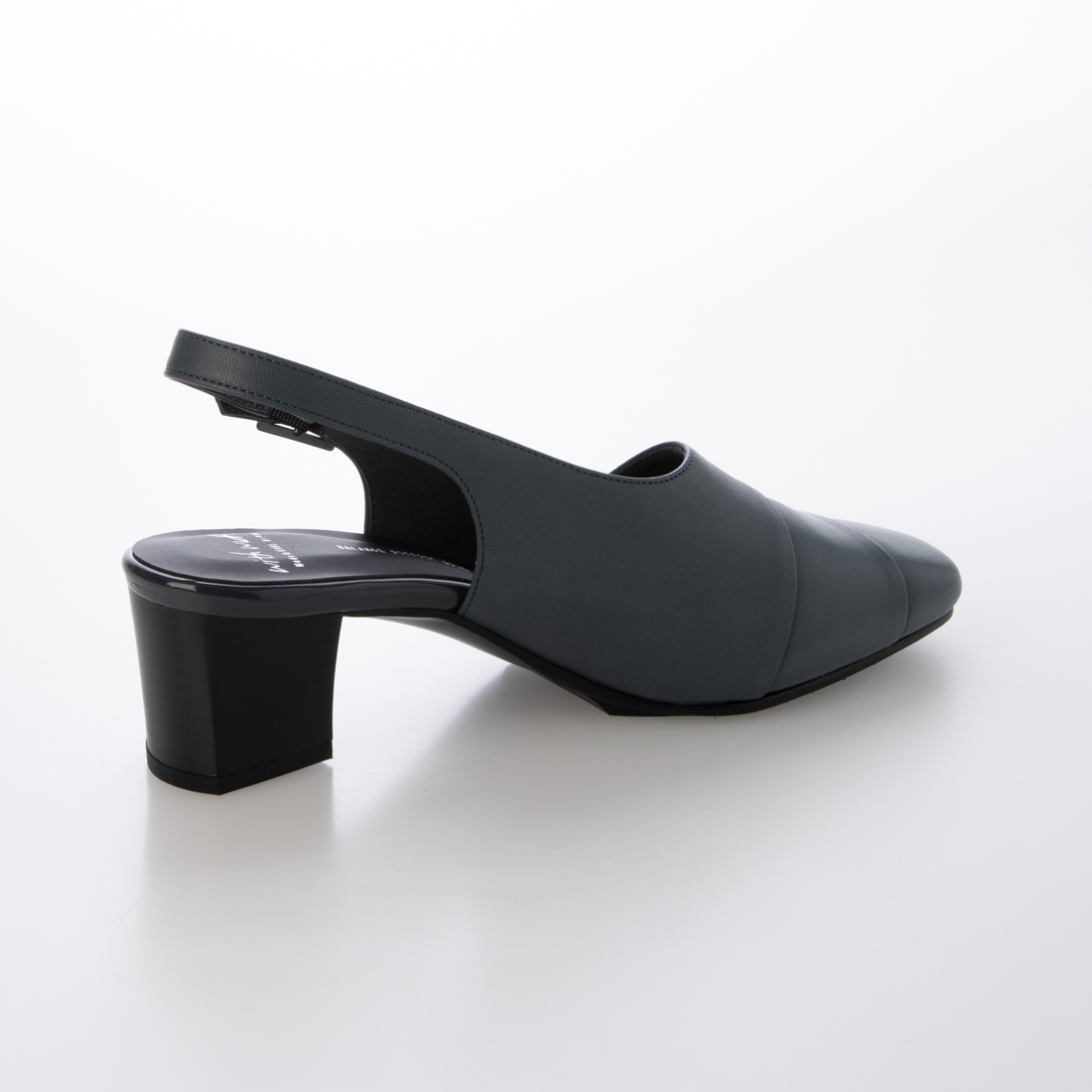 オンオフ問わず使えるデザインHermesInfinie 50パンプス Infinie 50 pump | Hermès Canada