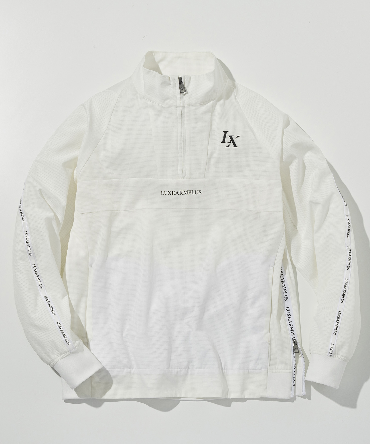 LUXEAKMPLUS リュクスエイケイエム ジャケット 白 L LUXEAKMPLUS(リュクスエイケイエムプラス)ゴルフ フロントロゴ