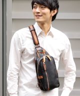 ブラック