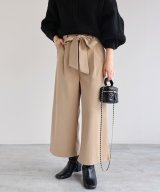 ベージュ