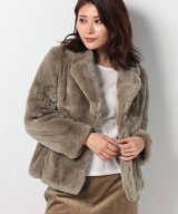 ベージュ