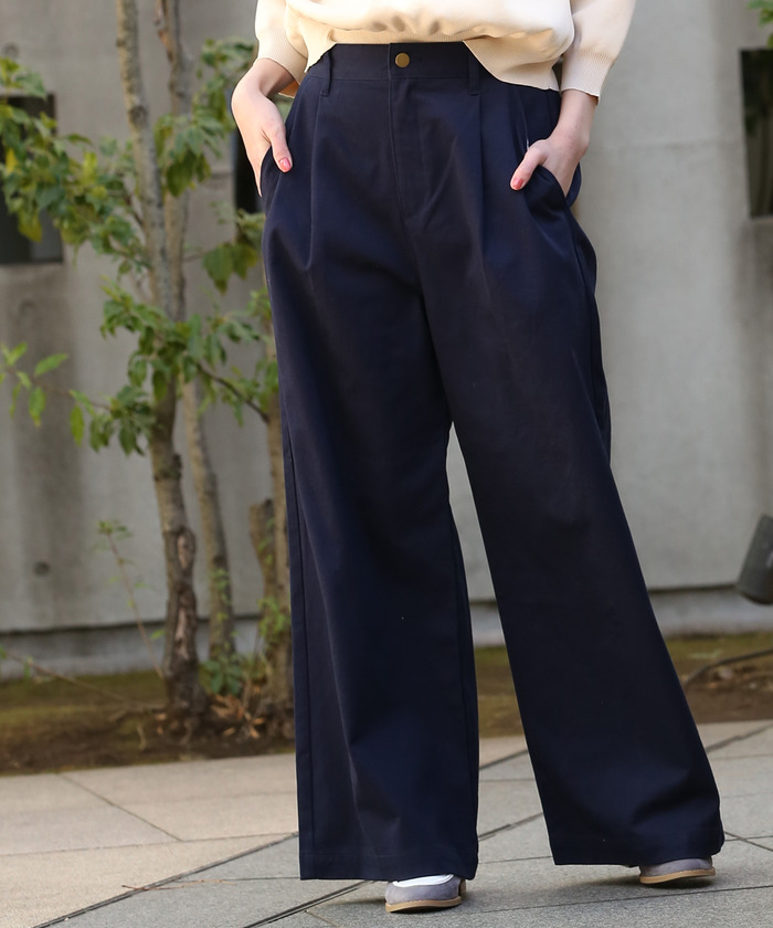 OHGA 新品未使用タグ付き　チノ風ワイドパンツ フロSサイズ OHGA 新品未使用タグ付き チノ風ワイドパンツ フロSサイズ