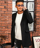 ブラック