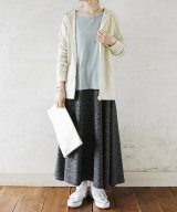 ライトベージュ