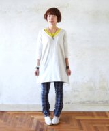 ライトベージュ