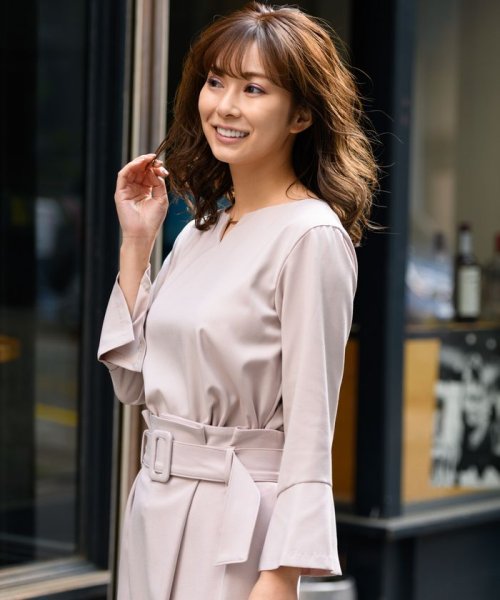 セール ギャバスリットネックベルスリーブブラウス トーナル Tonal D Fashion セール ギャバスリットネックベルスリーブブラウス トーナル Tonal D Fashion