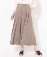 ベージュ
