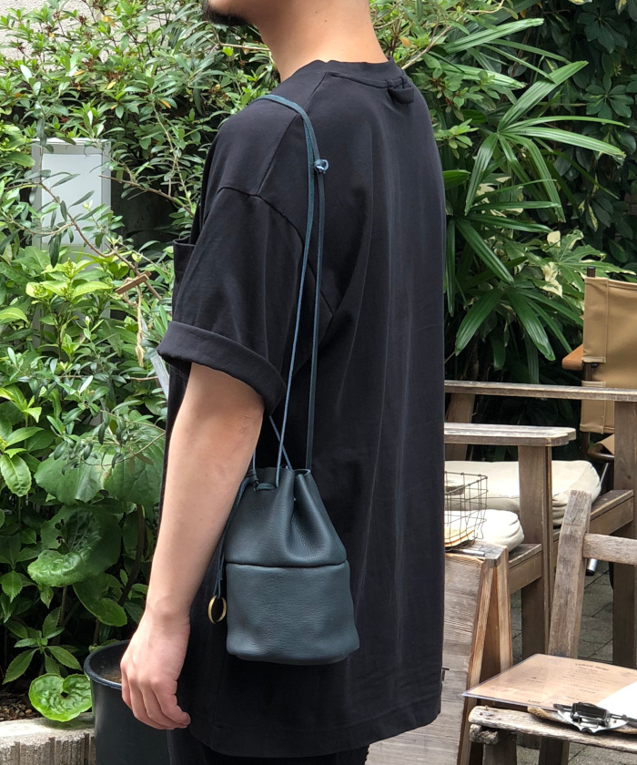 オティアス Otias / 巾着ショルダーバッグシュリンクレザー