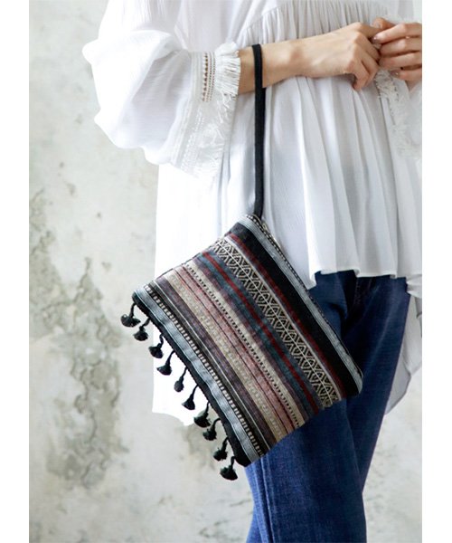 エスニック柄カジュアルクラッチ スタイルデリ Style Deli のクラッチ