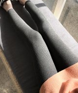 ダークグレー