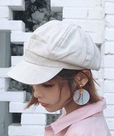 ベージュ