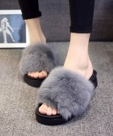 ダークグレー