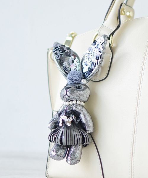 セール 36 Off キラキラスパンコールラビットチャーム キーホルダー Aroco アロコ ヴィータフェリーチェ Vitafelice D Fashion セール 36 Off キラキラスパンコールラビットチャーム キーホルダー Aroco アロコ ヴィータフェリーチェ Vitafelice D Fashion