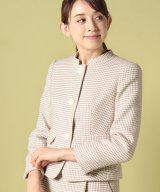 ベージュ