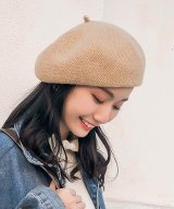 ベージュ