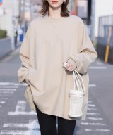 ベージュ