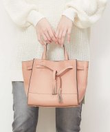 ピンク