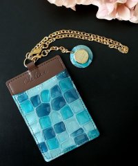 Clelia-u-/クレリアユー Clelia－u－ パスケース レディース 本革 ICカード対応 ステンドグラス調 エナメル ストラップ付き 定期入れ 日本製 Cleliaーuー/501510873