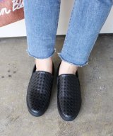 ブラック