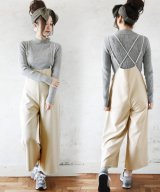 ベージュ