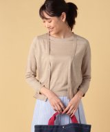 ベージュ