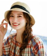 ベージュ