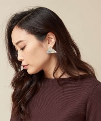 qualite/トライアングルピアス/501963388