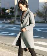 ライトグレー