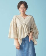 ベージュ