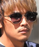 ブラック