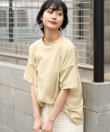 ベージュ