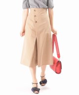 ベージュ