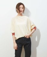 ベージュ