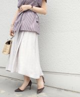 ベージュ