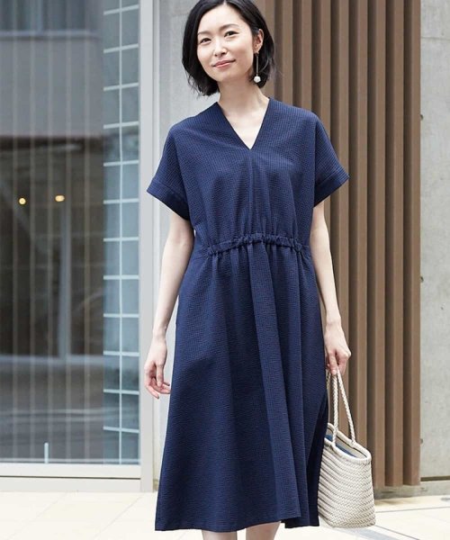 セール 50 Off 洗える 機能性素材 サッカーストライプギャザーワンピース ミッシェル クラン Michel Klein D Fashion