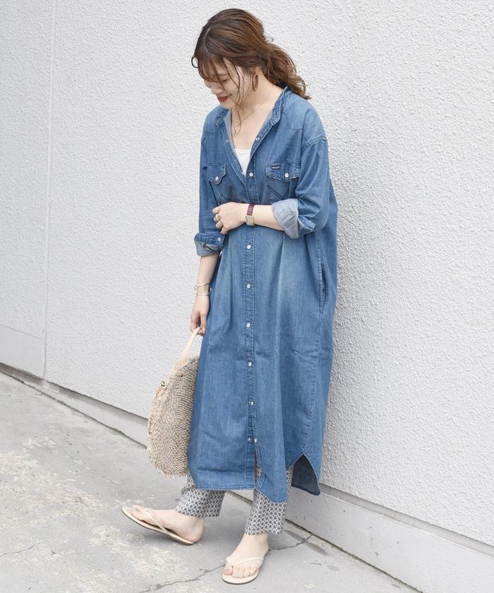 クーポン】【SHIPS別注】Wrangler: ノーカラーデニムシャツワンピース