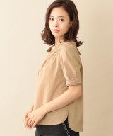 ベージュ