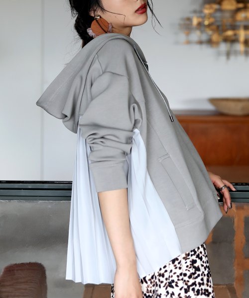 後ろ姿が可愛い バックプリーツジップアップパーカー ブージュルード Bou Jeloud D Fashion