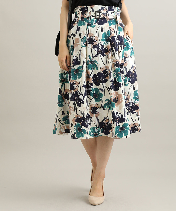 【未使用品】DAKS ダックス 花柄フレアスカート サイズ40 DAKS ダックス フレアスカート ボトムス 花柄 シルク 日本製