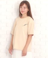 ベージュ