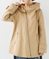ベージュ
