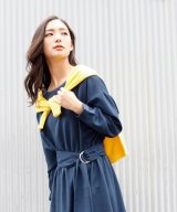 イエロー