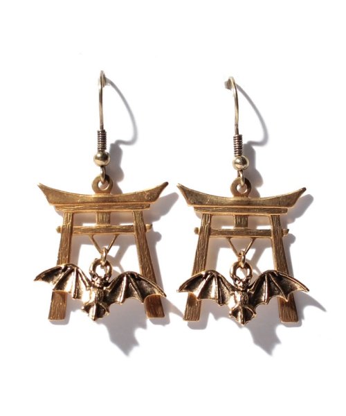 セール コウモリと鳥居ピアス ワイスチャーム Wythecharm D Fashion