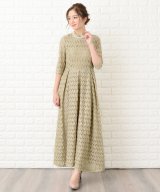 ベージュ
