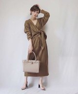 ベージュ