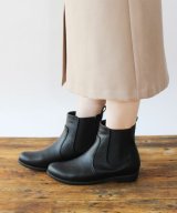 ブラック