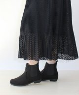 ブラックスエード