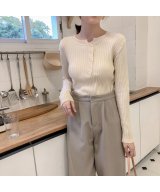 ベージュ