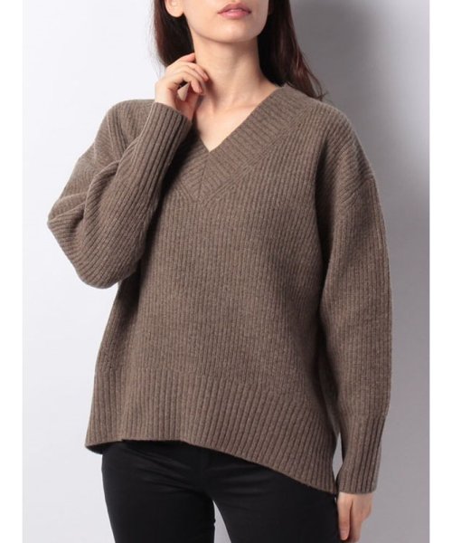 セール カタログ掲載 ウールミドルゲージvネックニット トーナル Tonal D Fashion セール カタログ掲載 ウールミドルゲージvネックニット トーナル Tonal D Fashion